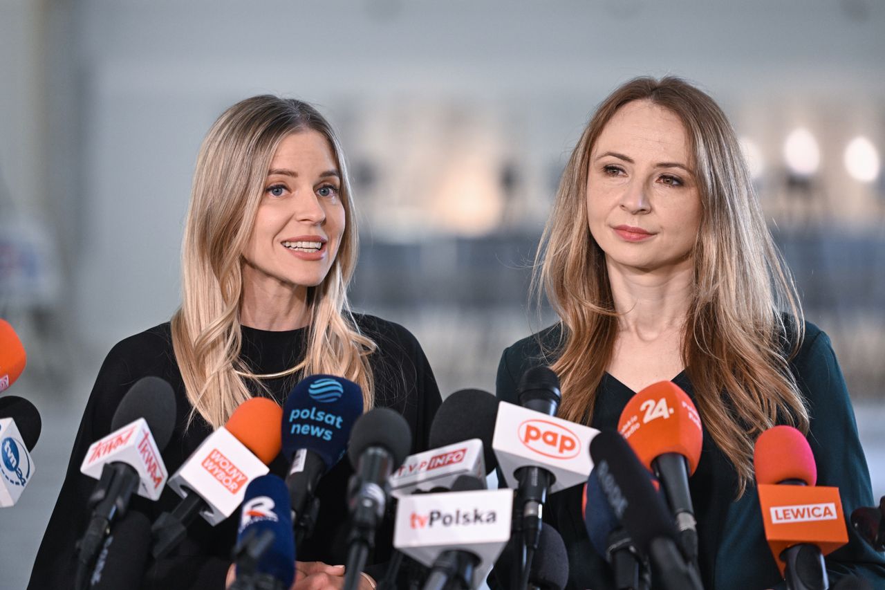 Minister rodziny, pracy i polityki społecznej Agnieszka Dziemianowicz-Bąk  i wiceminister rodziny i polityki społecznej Aleksandra Gajewska