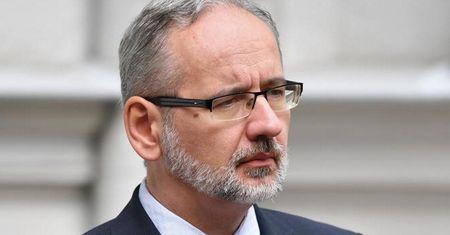 Niedzielski z apelem do abp Gądeckiego. Chodzi o COVID-19