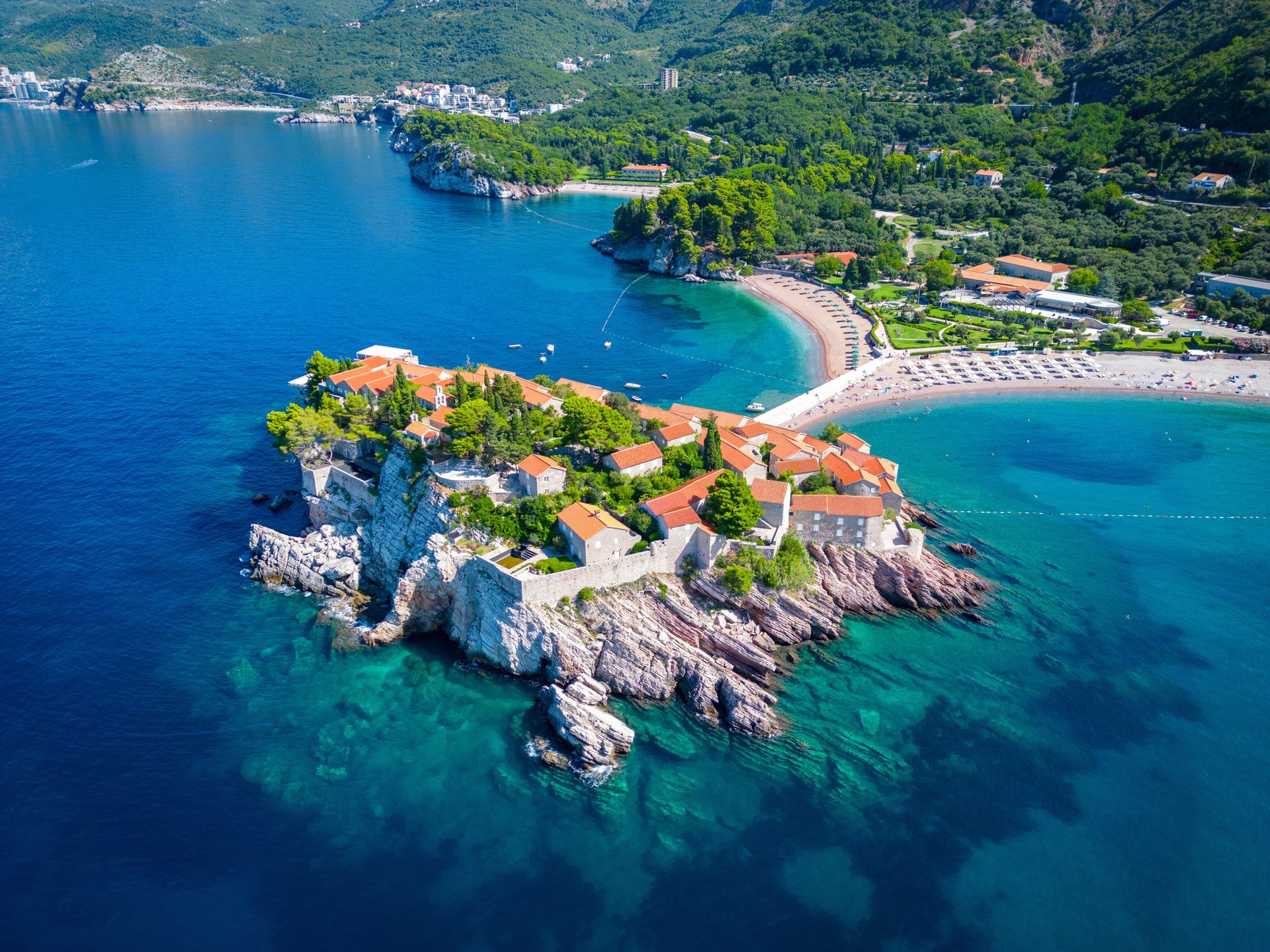 Sveti Stefan zachwyca położeniem