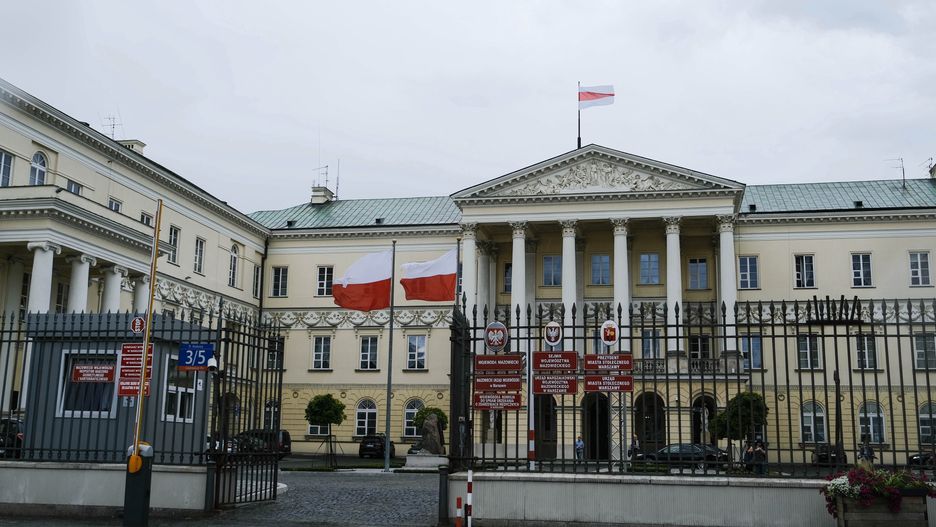 Warszawa. Nikt z zarządu miasta nie przechodzi na kwarantannę mimo zakażenia koronawirusem Rafała Trzaskowskiego