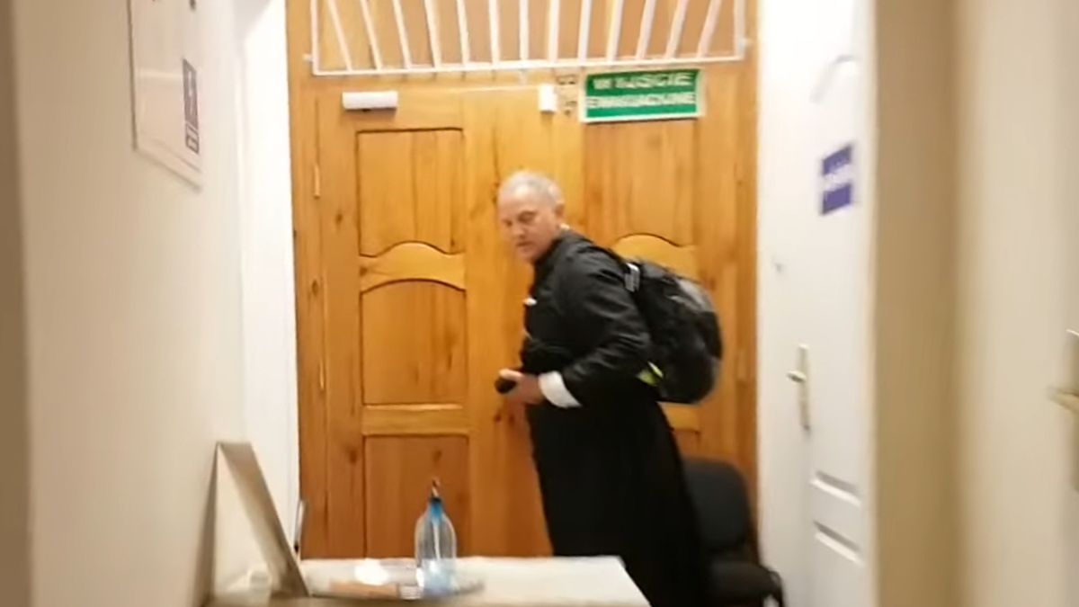 Ksiądz Michał Woźnicki odwiedził komornika, który ma dokonać jego eksmisji