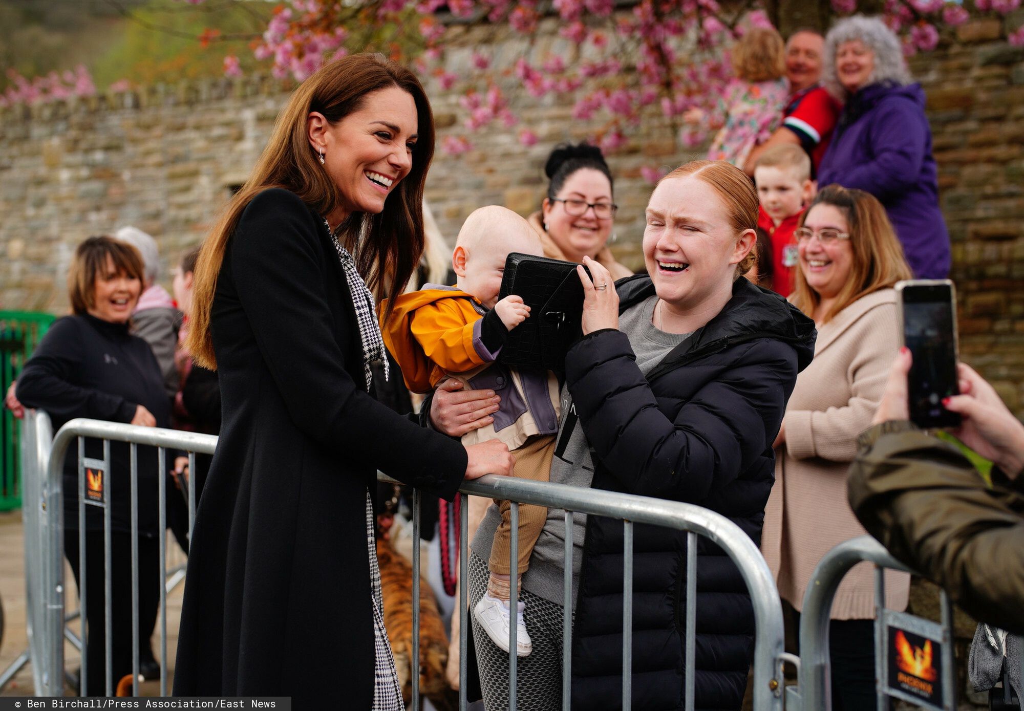 Roczny chłopiec zwędził torebkę Kate Middleton. Tak zareagowała