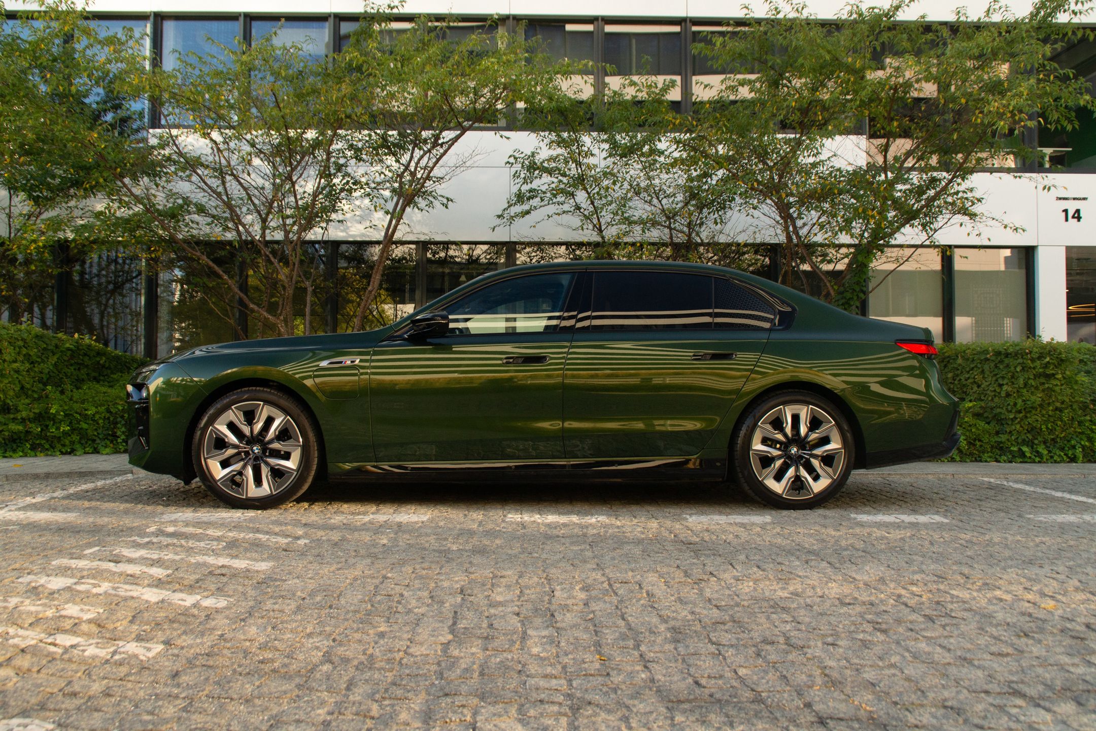 BMW M760e xDrive
