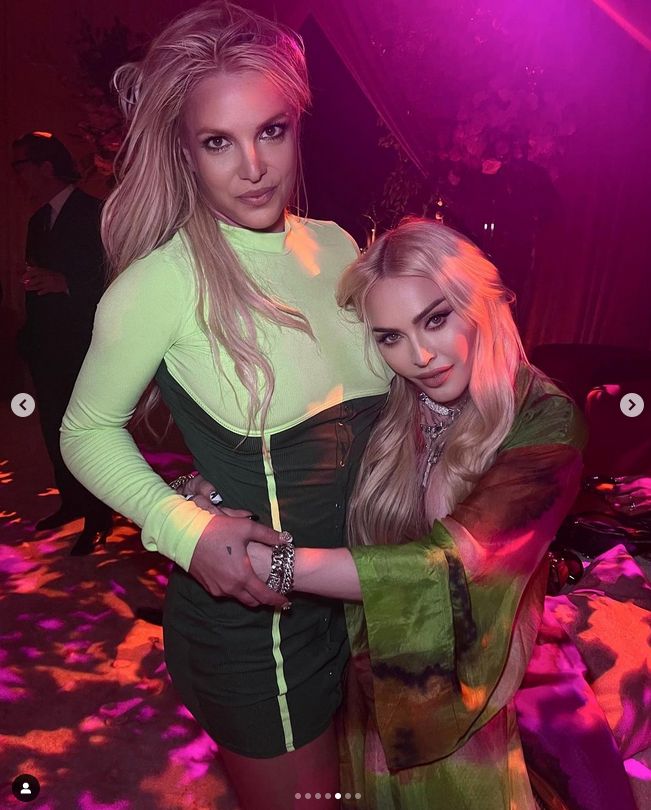 Madonna chwali się zdjęciami ze ślubu Britney Spears