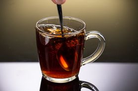 Zdetronizuje zieloną herbatę? Naukowcy zlecają pić nawet sześć filiżanek dziennie