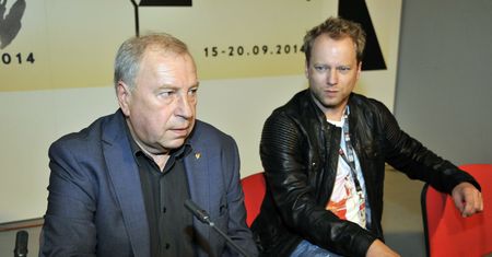 Maciej Stuhr ujawnia. "Tata jest na OIOM-ie"