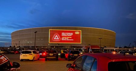 Wrocław. Wraca kino samochodowe. Stadion czeka na fanów filmów
