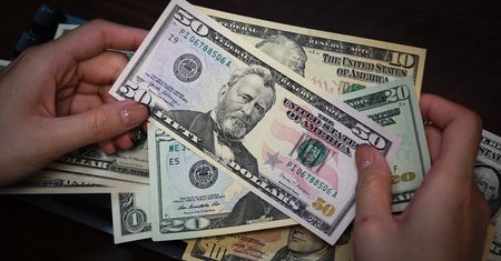 Co ze złotym po atakach na Bliskim Wschodzie? Emocje już nie sięgają zenitu, ale dolar wciąż mocny