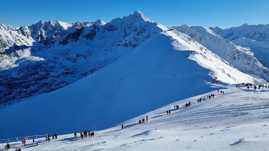 Tatry w śniegu. TOPR ostrzega