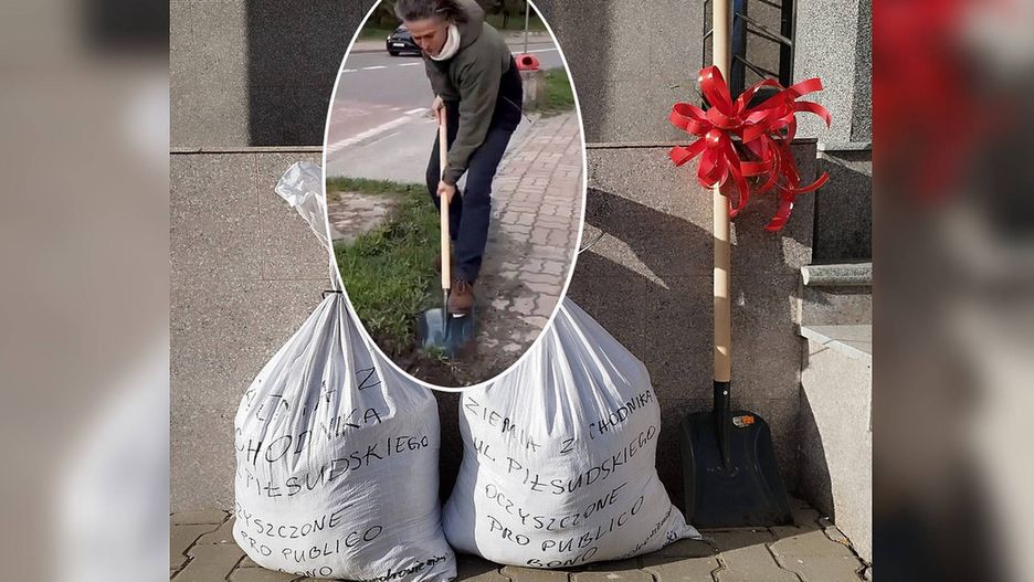 Marek Poznański, kandydat do Rady Powiatu w Hrubieszowie zostawił pod drzwiami Starostwa Powiatowego worki z ziemią i szuflę