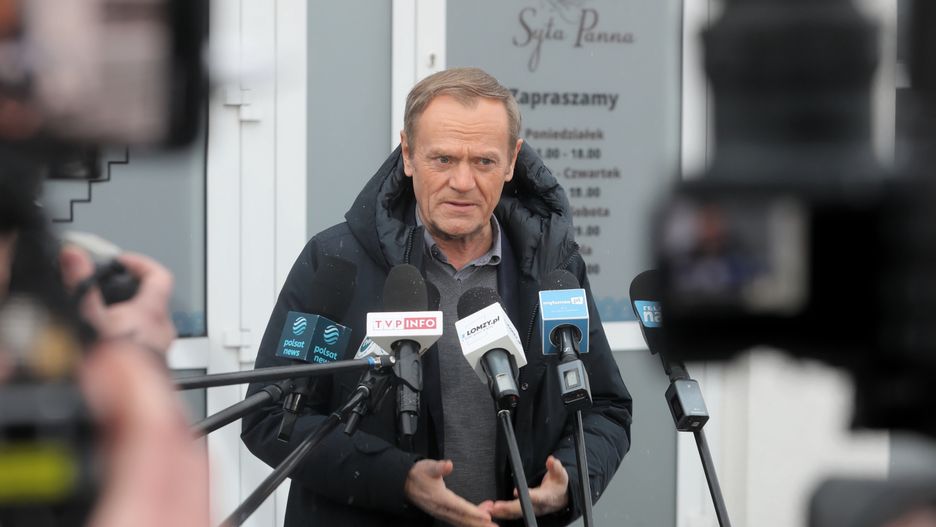 Afera z Pegasusem. Tusk przypomina Kaczyńskiemu jego własne słowa 