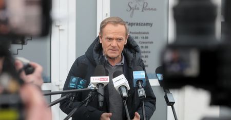 Afera z Pegasusem. Tusk przypomina Kaczyńskiemu jego własne słowa
