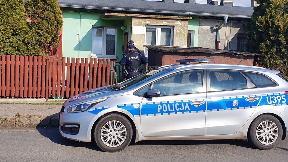 Mężczyzna zadusił psa ponieważ ten niszczył mu grządki oraz uciekał.