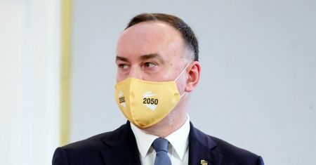 Prawa ręka Szymona Hołowni musi przeprosić. Decyzja sądu ws. partii Polska 2050