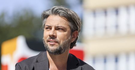 Tak naprawdę nazywa się Olivier Janiak. Nawet mama tak do niego nie mówi