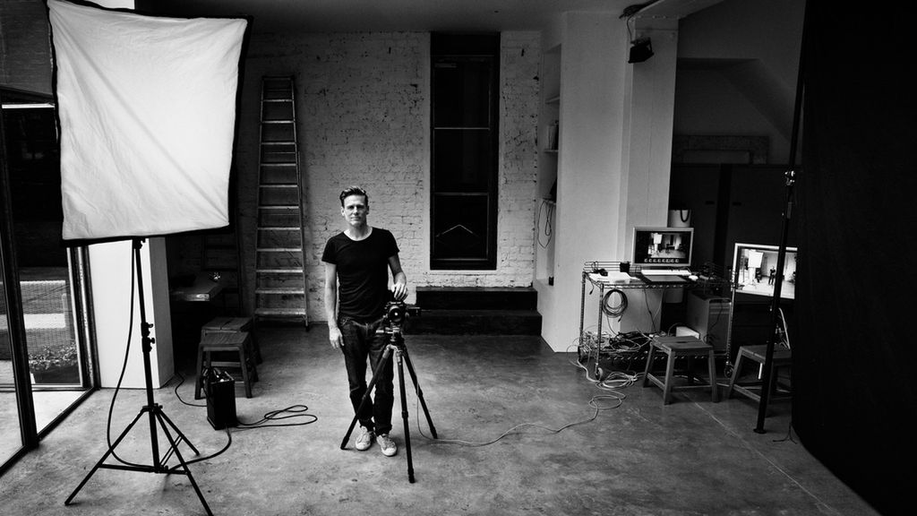 Bryan Adams odwiedzi Toruń z wystawą "EXPOSED" 1