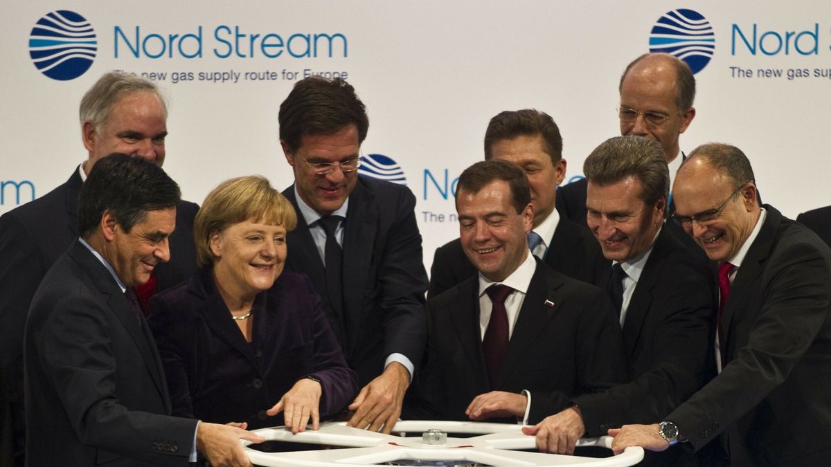 Uruchomienie Nord Stream w 2011 roku. W środku ówczesna kanclerz