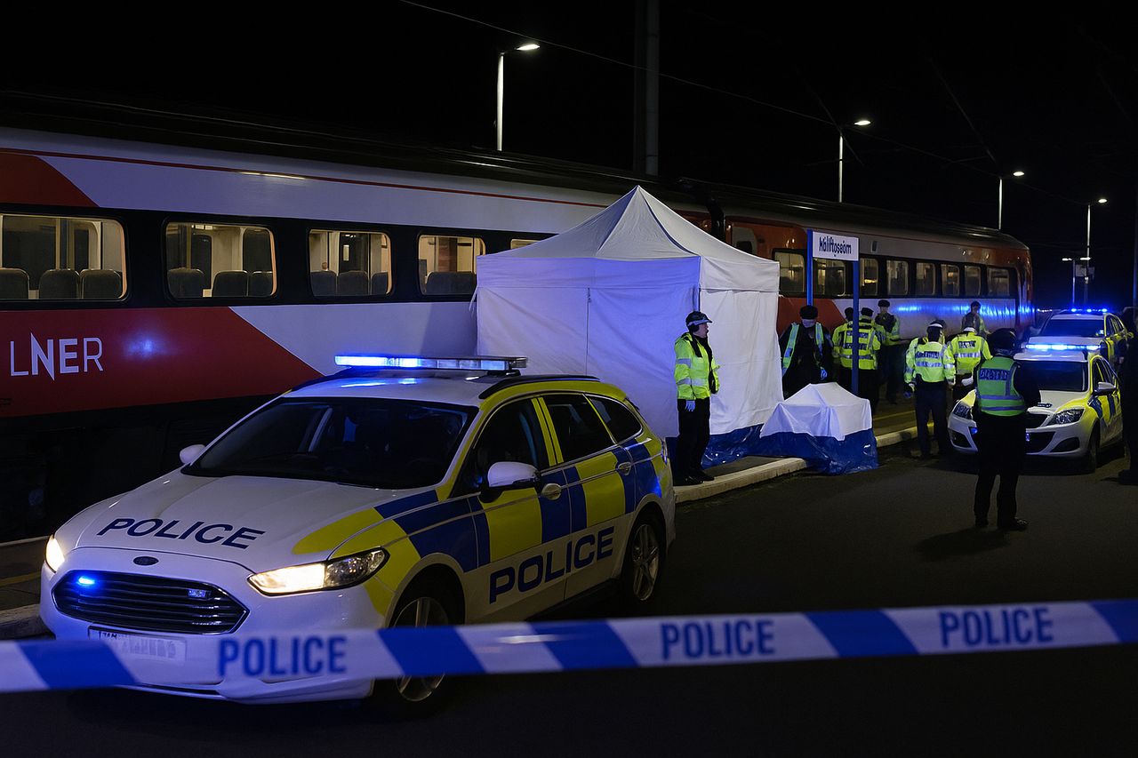 Atak nożowników w pociągu z Doncaster do Londynu. 11 osób rannych, dwie w stanie krytycznym