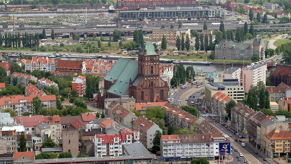 Pod koniec 2024 roku w Szczecinie przebywało 387,7 tys. osób, w tym 343 788 zameldowanych