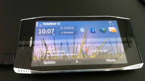 Nokia X7-00: nowe zdjęcia i porównanie z E7! 1