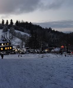 Sylwester 2020. Najazd kamperów na Andrzejówkę. W ten sposób schronisko walczy o przetrwanie