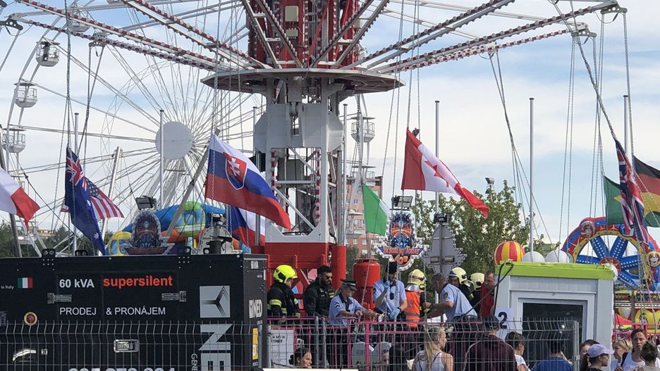 Czechy. Poważny wypadek karuzeli podczas festynu. Kilkanaście osób rannych