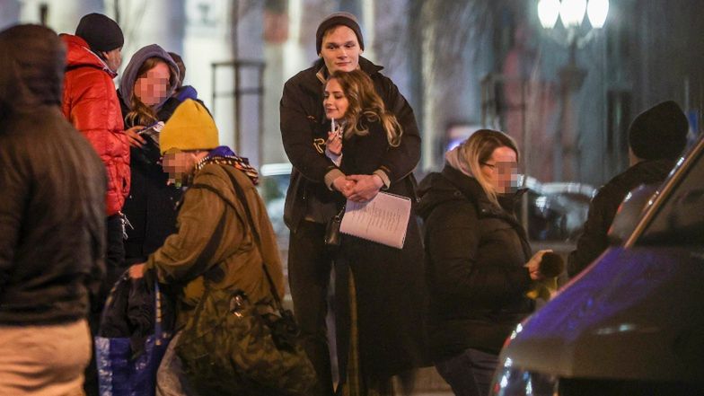 Wiktoria Gąsiewska na planie świątecznego filmu