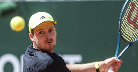 Hubert Hurkacz uległ Novakovi Djokoviciowi. O włos od sukcesu w Genewie