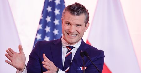 Zaskakujący ruch szefa Pentagonu. Zaprosił zwolennika Pizzagate
