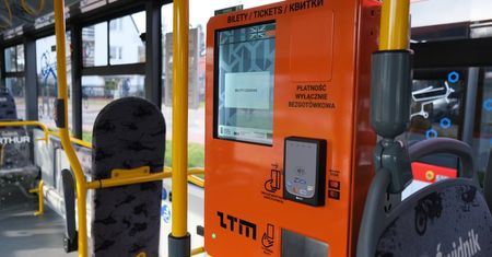 Awaria systemu płatności w autobusach i biletomatach. Pasażerowie mają dziś (20.04) problemy z kupnem biletów