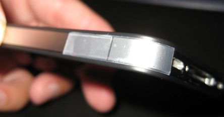 Odwołanie iPhone'a 4 ze sprzedaży kosztowałoby Apple ponad 1.5 miliarda dolarów