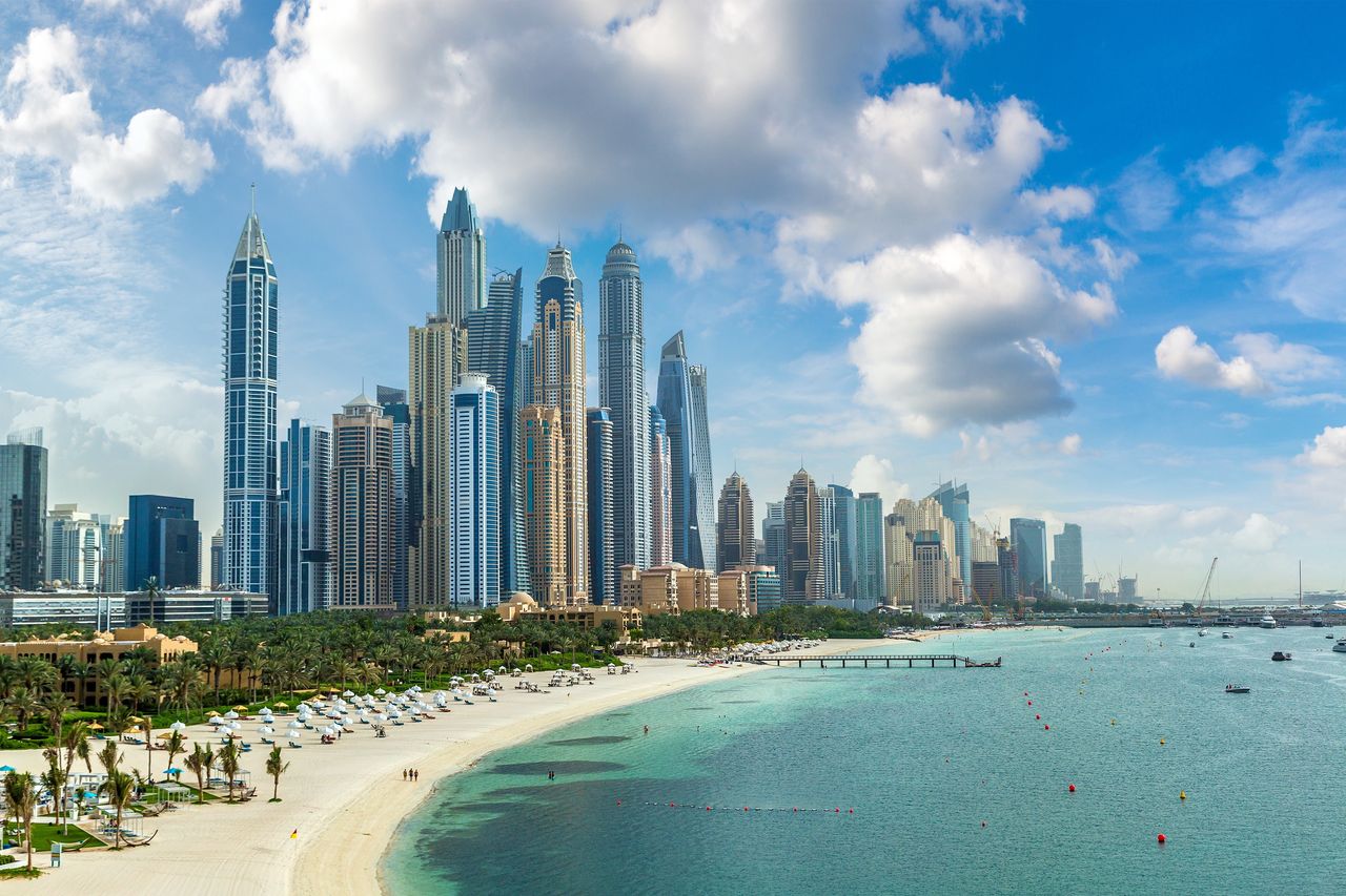 Dubai Marina to pozycja obowiązkowa podczas wizyty w Dubaju 