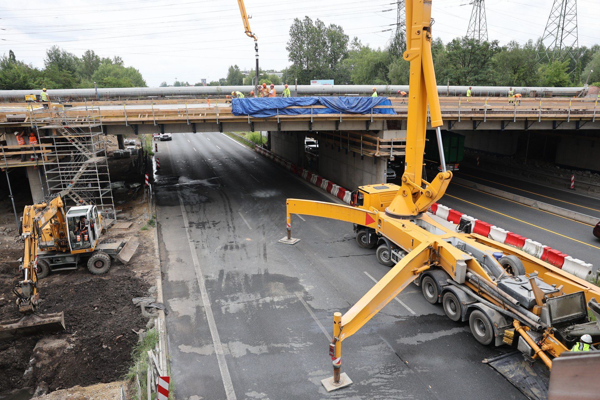 W Katowicach trwa odbudowa wiaduktów nad S86. Finał prac zaplanowany został na grudzień 2025 roku
