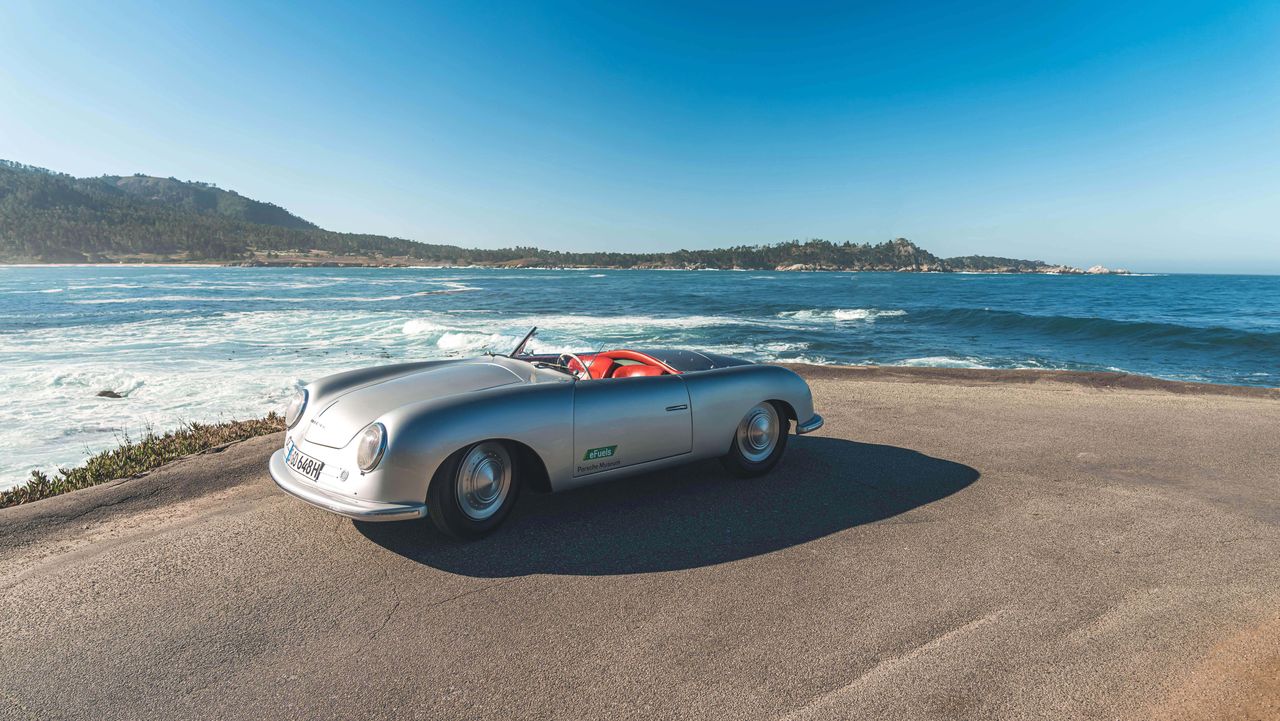 Porsche demonstrates the potential of e-fuels. It even powers vintage models