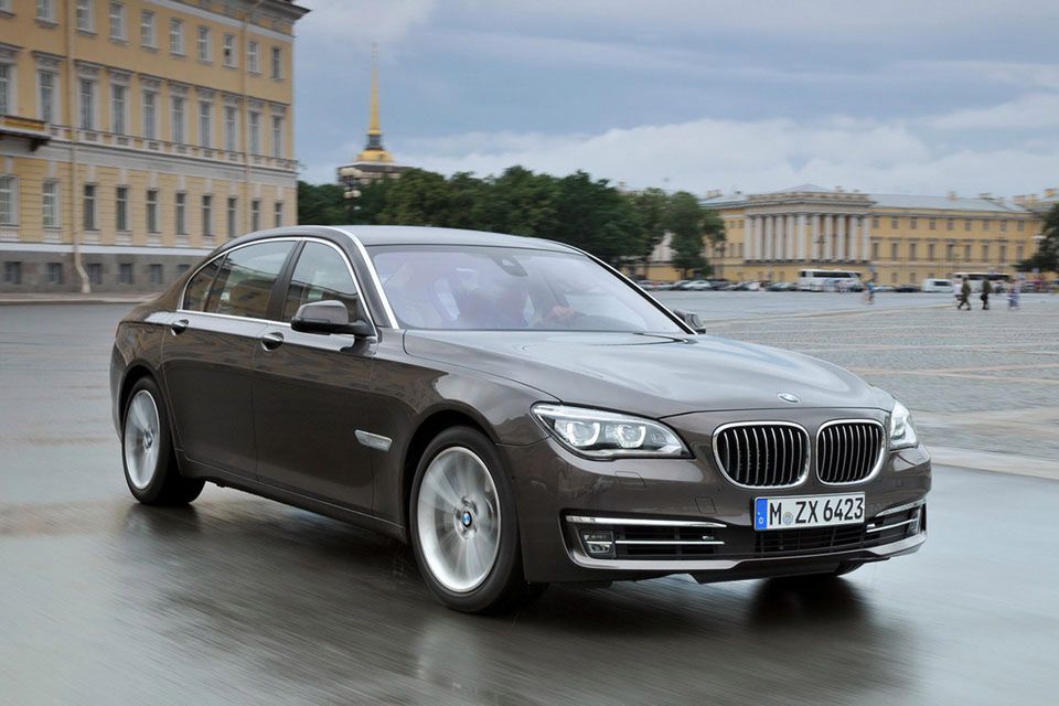 BMW serii 7 na rok 2013 - megagaleria niemieckiego okrętu flagowego 67
