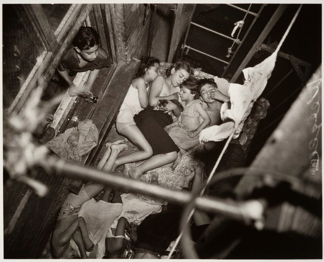 Children on Fire Escape, 1938 r.