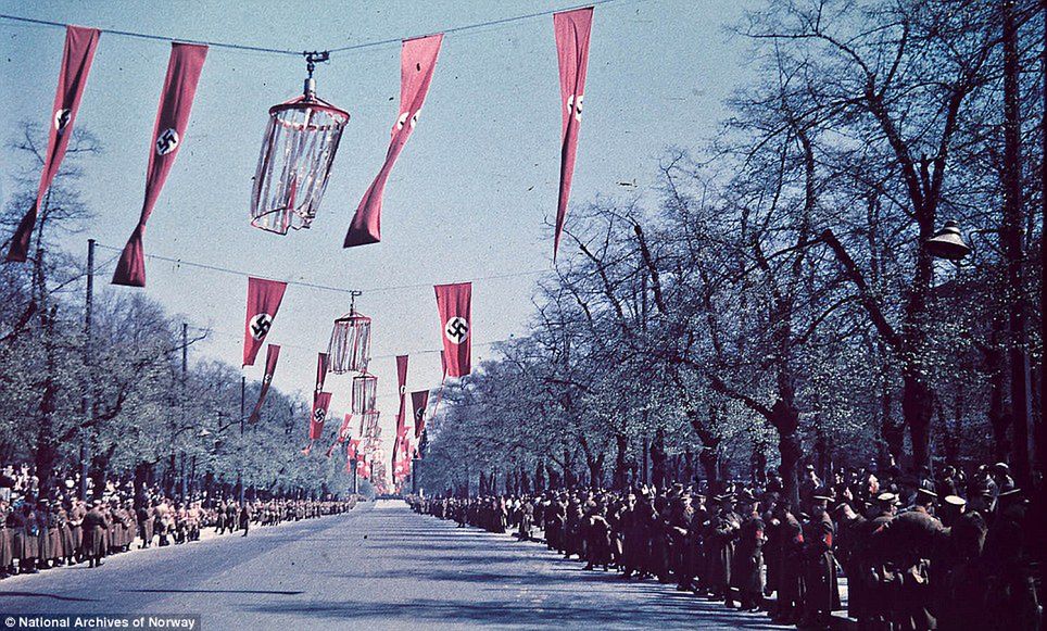 Pogodna, kolorowa wiosna 1937 roku w Berlinie. Ulice pełne swastyk, żołnierzy i... spokoju 10