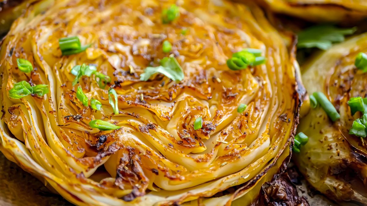 Przepis na steki z pieczonej kapusty