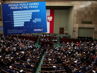 Poseł zarobi ponad dwa razy tyle, co Kowalski. Sprawdzamy, czy za granicą pensje polityków też tak odstają