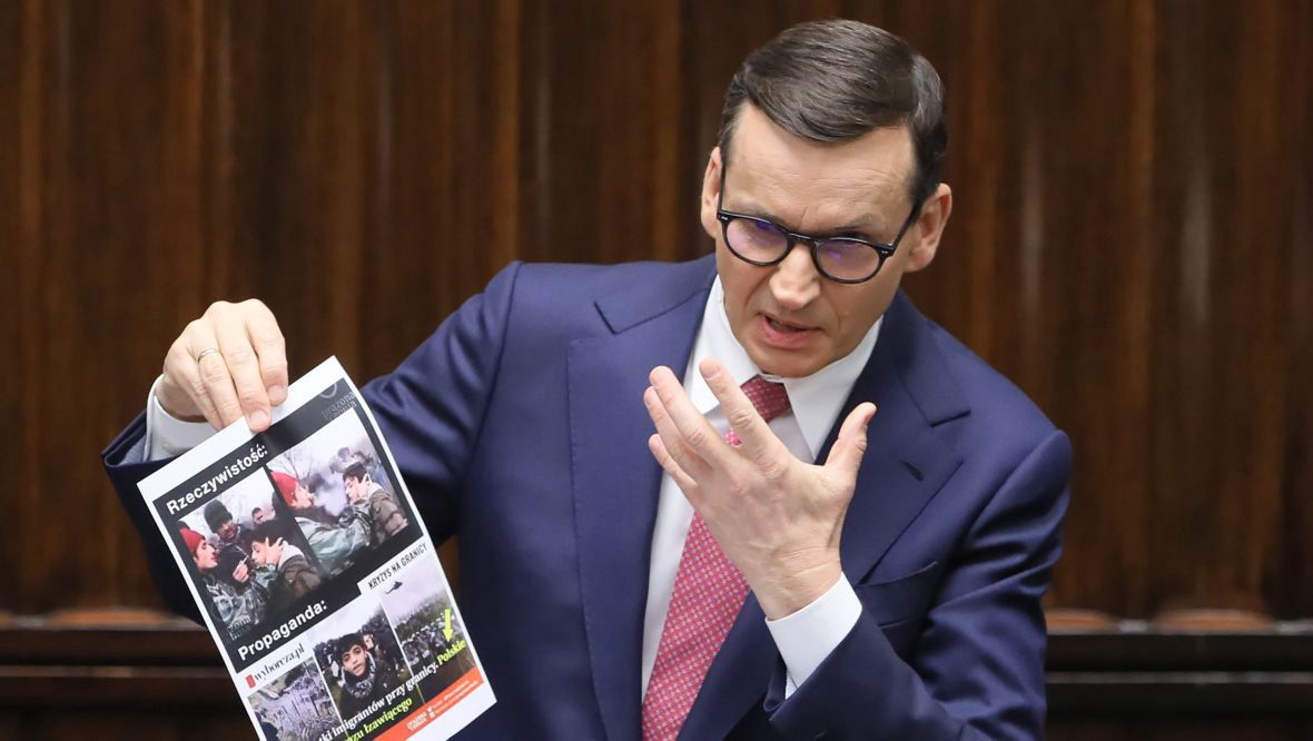 Premier Mateusz Morawiecki informuje posłów o sytuacji na granicy polsko-białoruskiej. Listopad 2021 roku
