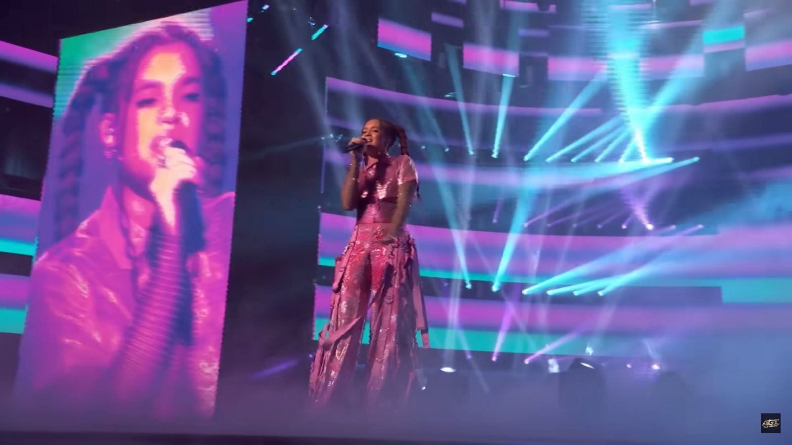 Sara James w "America's Got Talent: All Stars"