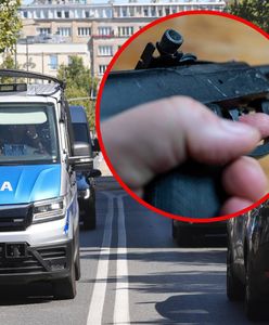 Masa zniszczonych samochodów w Słupsku. Miały dziury po pociskach