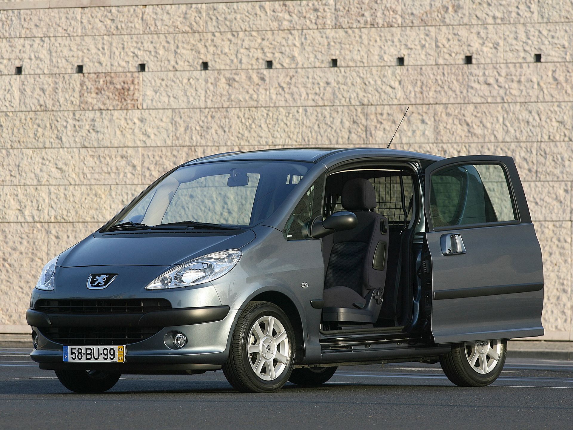 Peugeot 1007 2