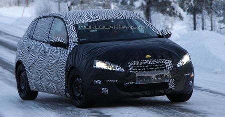 Nowy Peugeot 308 wyszpiegowany podczas zimowych testów