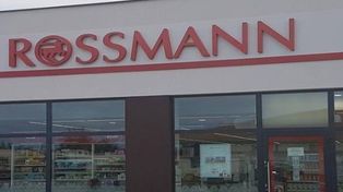 Nawet 55 proc. taniej. Od dziś akcja w Rossmannie