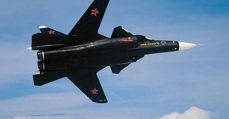 Su-47 Berkut. Eksperymentalny samolot z ujemnym skosem skrzydeł