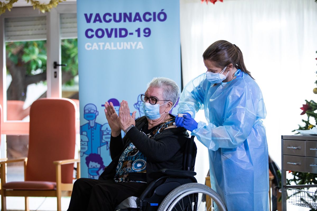Szczepionka na COVID obowiązkowa w Hiszpanii? Media: rząd ma przepisy