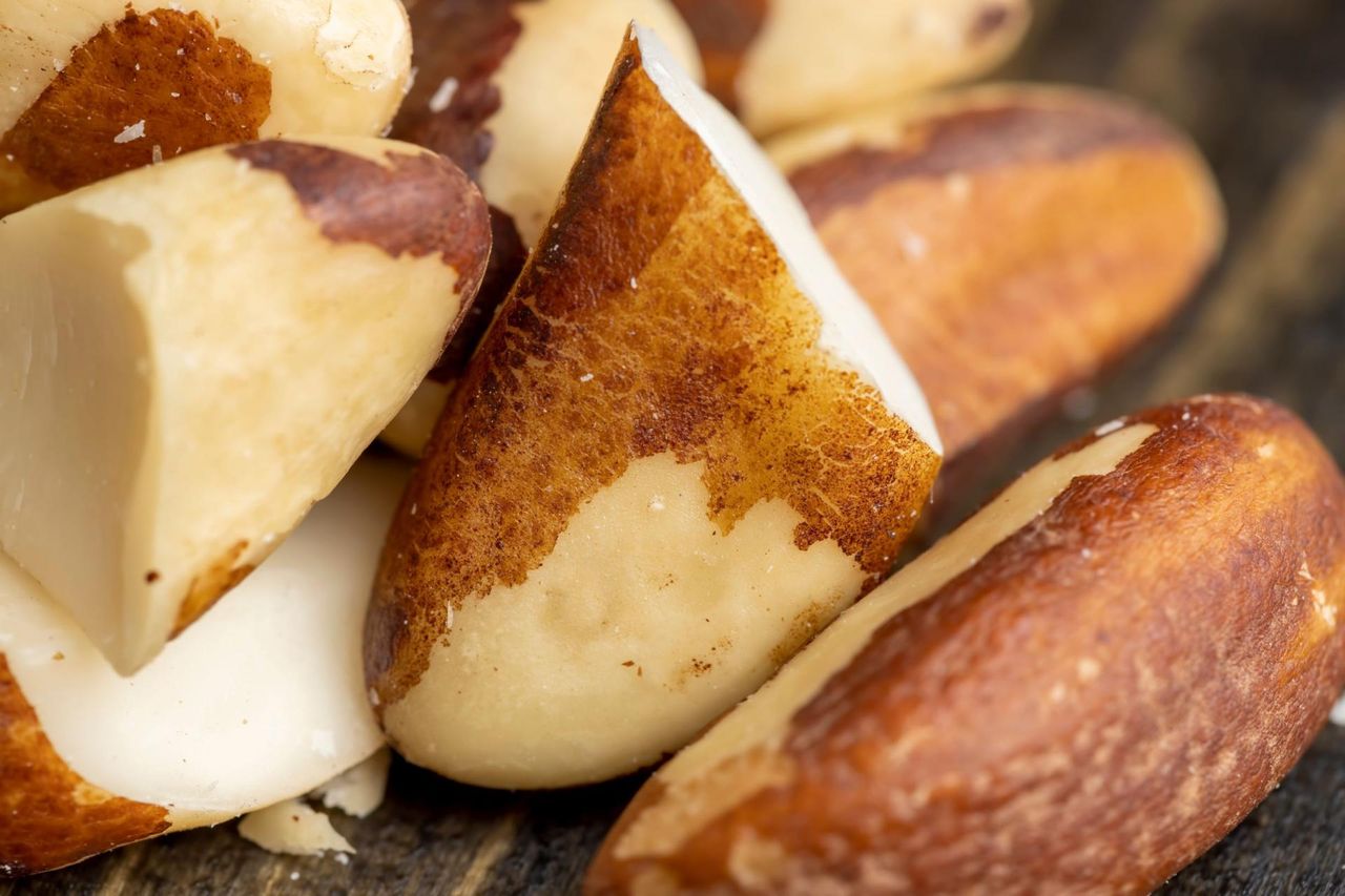 Selen wspiera tarczycę, odporność i serce. W jakich produktach go szukać?