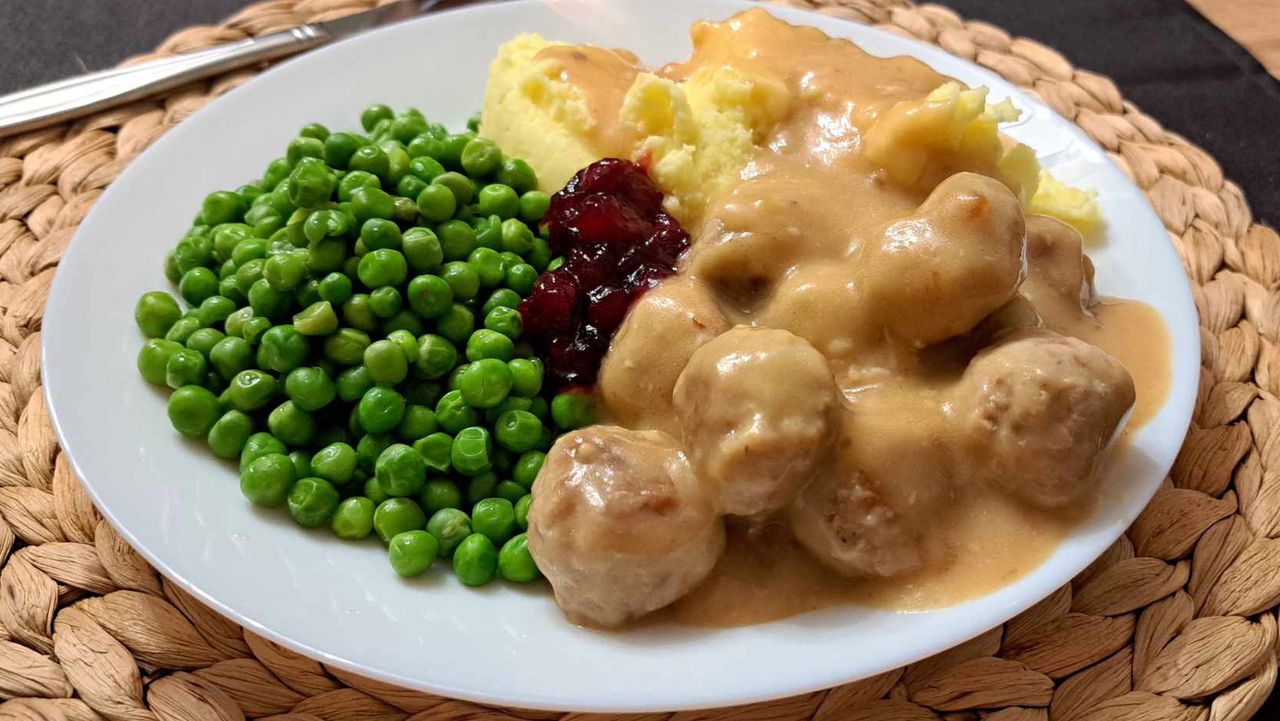 Discover the IKEA magic: Swedish meatballs made easy