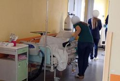 Chorzy na korytarzach. W szpitalach oblężenie